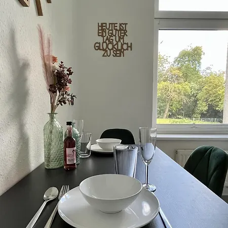 Endless: Mit Netflix + Workstation Im Zentrum Schwerin (Mecklenburg-Vorpommern)