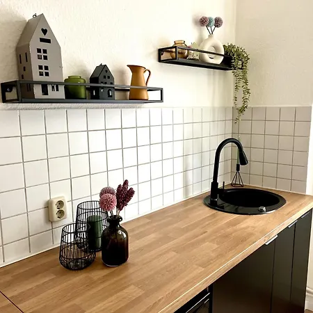 N&n - Mit Netflix - Workstation Im Zentrum シュヴェリーン