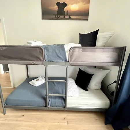 Endless: Mit Netflix + Workstation Im Zentrum * Schwerin (Mecklenburg-Vorpommern)